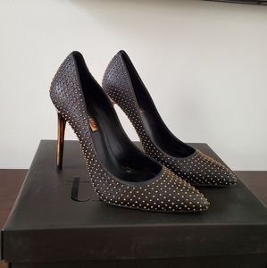 BCBG Pumps